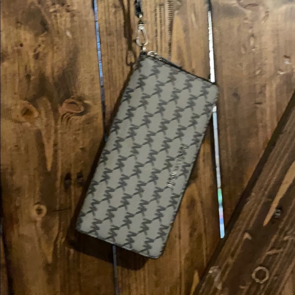 Michael Kors Logo Wallet